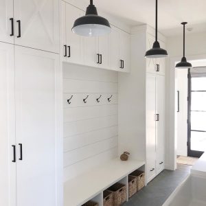 Austin stem pendant black