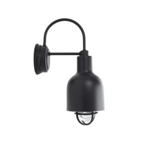 caged_farmhouse_cafe_black_ace_sideview