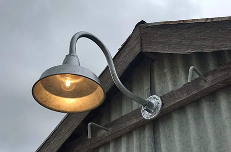 outdoor gooseneck barn light |